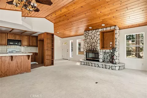 Living - 30930 Glen Oak, Running Springs, CA 92382 photo 4 of 6