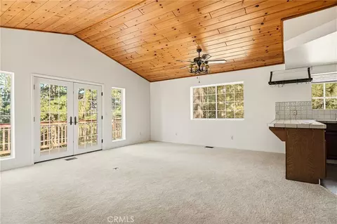 Living - 30930 Glen Oak, Running Springs, CA 92382 photo 2 of 6