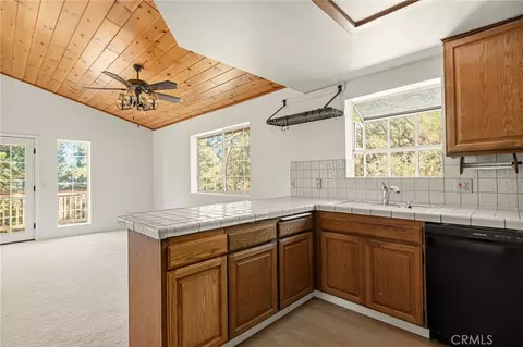 Kitchen - 30930 Glen Oak, Running Springs, CA 92382 photo 2 of 2