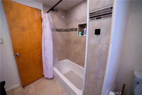 Bath - 8899 Camphor Ave, Hesperia, CA 92345 photo 2 of 5