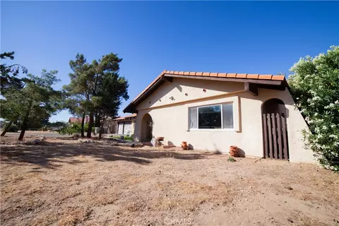 Exterior - 8899 Camphor Ave, Hesperia, CA 92345 photo 5 of 15