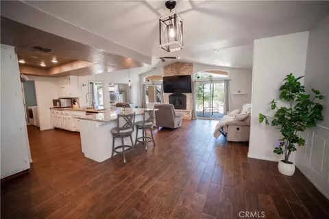 Entry Way - 8899 Camphor Ave, Hesperia, CA 92345 photo 2 of 5