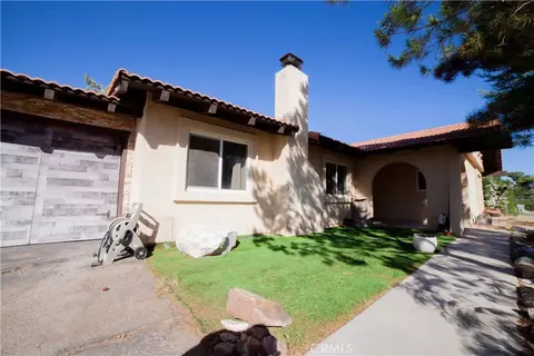 Exterior - 8899 Camphor Ave, Hesperia, CA 92345 photo 4 of 17