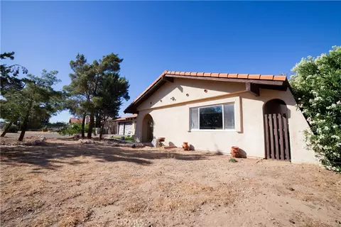 Exterior - 8899 Camphor Ave, Hesperia, CA 92345 photo 6 of 17