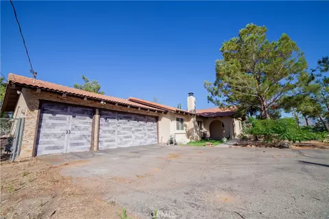 Exterior - 8899 Camphor Ave, Hesperia, CA 92345 photo 5 of 17