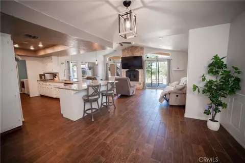Entry Way - 8899 Camphor Ave, Hesperia, CA 92345 photo 1 of 4