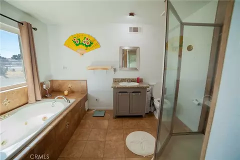 Bath - 8899 Camphor Ave, Hesperia, CA 92345 photo 5 of 5