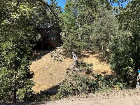 24960 Saxon Dr, Crestline, CA 92325 photo 6