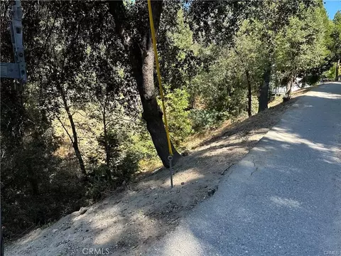 24960 Saxon Dr, Crestline, CA 92325 photo 4