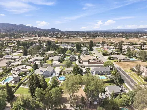 View/Area - 35624 Katona Ct, Yucaipa, CA 92399 photo 5 of 18