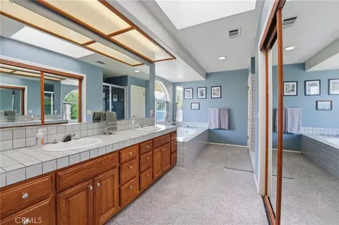 Bath - 35624 Katona Ct, Yucaipa, CA 92399 photo 1 of 5