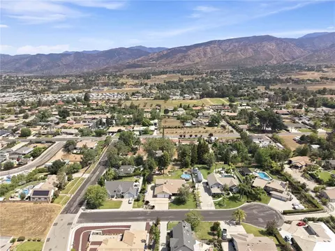 View/Area - 35624 Katona Ct, Yucaipa, CA 92399 photo 17 of 18