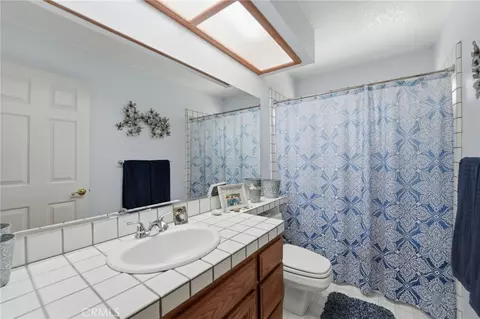 Bath - 35624 Katona Ct, Yucaipa, CA 92399 photo 5 of 5