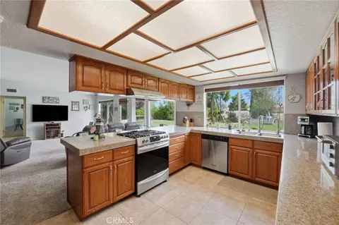 Kitchen - 35624 Katona Ct, Yucaipa, CA 92399 photo 2 of 3