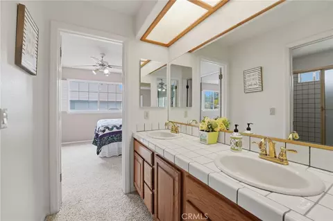 Bath - 35624 Katona Ct, Yucaipa, CA 92399 photo 2 of 5