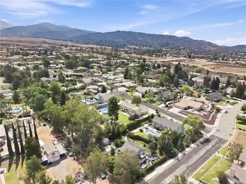 View/Area - 35624 Katona Ct, Yucaipa, CA 92399 photo 7 of 18