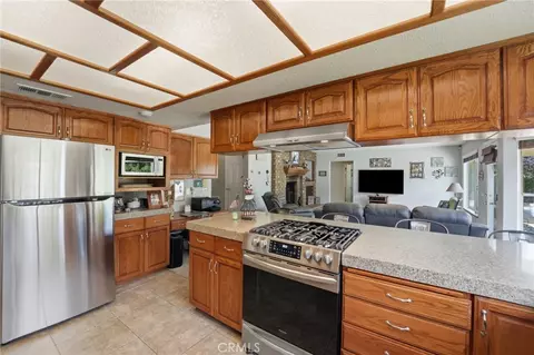 Kitchen - 35624 Katona Ct, Yucaipa, CA 92399 photo 3 of 3