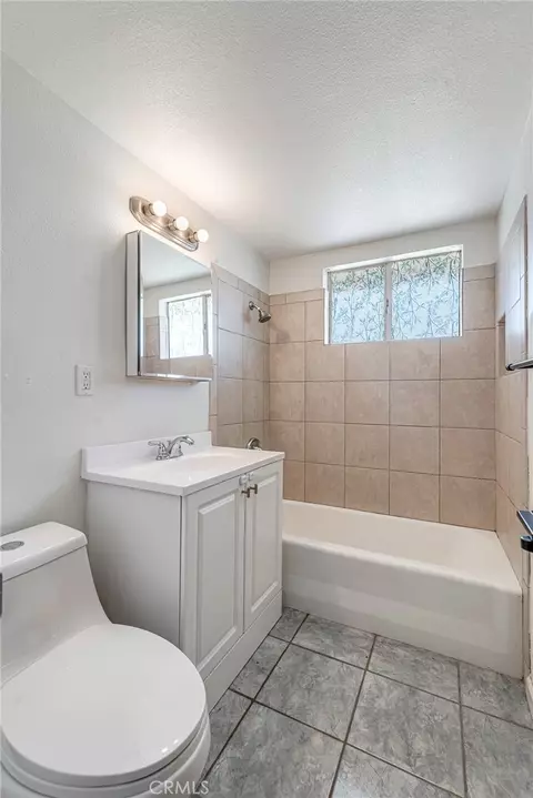 Bath - 25634 Bejoal St, Barstow, CA 92311 photo 1 of 1