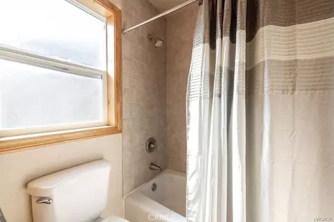 Bath - 42741 Cougar Rd, Big Bear Lake, CA 92315 photo 5 of 5