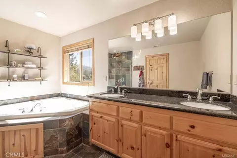 Bath - 42741 Cougar Rd, Big Bear Lake, CA 92315 photo 3 of 5