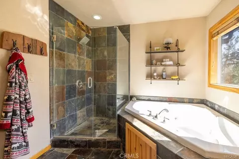 Bath - 42741 Cougar Rd, Big Bear Lake, CA 92315 photo 2 of 5