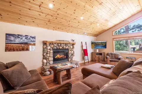 Living - 42741 Cougar Rd, Big Bear Lake, CA 92315 photo 1 of 3