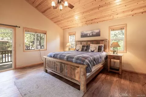 Bedroom - 42741 Cougar Rd, Big Bear Lake, CA 92315 photo 1 of 8