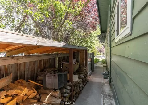 Exterior - 126 Eureka, Big Bear Lake, CA 92315 photo 9 of 10