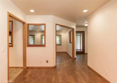 Entry Way - 126 Eureka, Big Bear Lake, CA 92315 photo 2 of 4