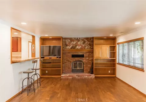 Living - 126 Eureka, Big Bear Lake, CA 92315 photo 2 of 4