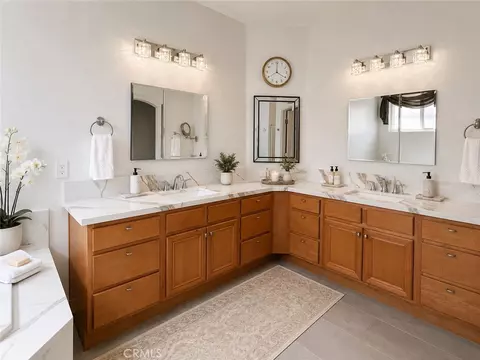Bath - 28557 Raintree, Menifee, CA 92584 photo 2 of 2