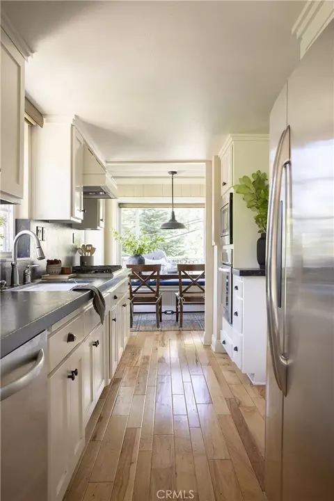 Kitchen - 27780 Lakes Edge Rd, Lake Arrowhead, CA 92352 photo 1 of 3