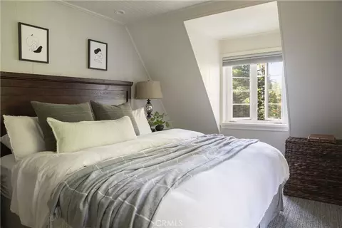 Bedroom - 27780 Lakes Edge Rd, Lake Arrowhead, CA 92352 photo 2 of 5