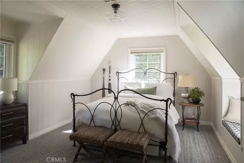 Bedroom - 27780 Lakes Edge Rd, Lake Arrowhead, CA 92352 photo 1 of 5