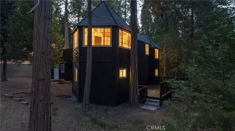 Exterior - 308 Cedarbrook Dr, Twin Peaks, CA 92391 photo 3 of 17