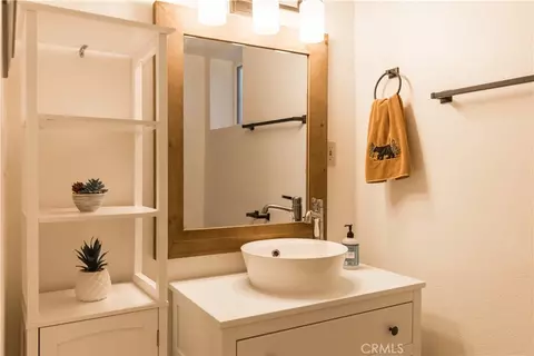 Bath - 308 Cedarbrook Dr, Twin Peaks, CA 92391 photo 4 of 6