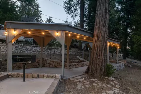Exterior - 308 Cedarbrook Dr, Twin Peaks, CA 92391 photo 15 of 17