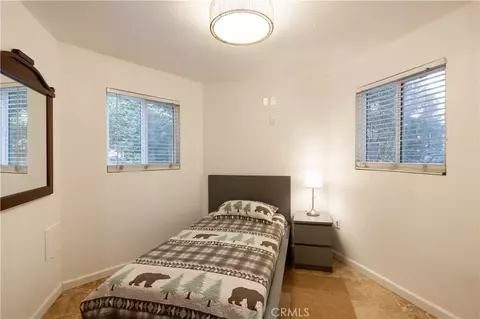 Bedroom - 308 Cedarbrook Dr, Twin Peaks, CA 92391 photo 5 of 7