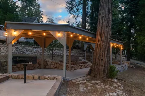 Exterior - 308 Cedarbrook Dr, Twin Peaks, CA 92391 photo 4 of 17