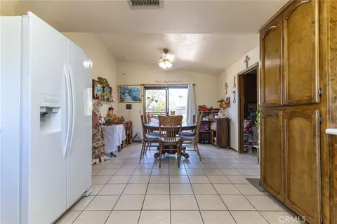 Dining - 16058 Venango, Apple Valley, CA 92307 photo 4 of 6