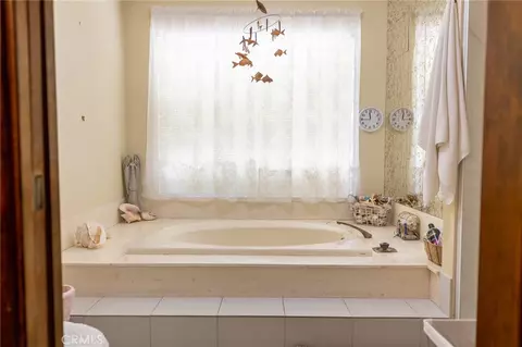 Bath - 16058 Venango, Apple Valley, CA 92307 photo 5 of 6