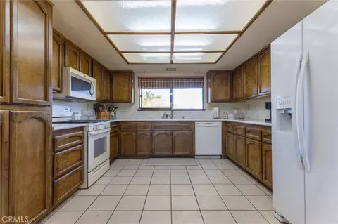 Kitchen - 16058 Venango, Apple Valley, CA 92307 photo 1 of 5