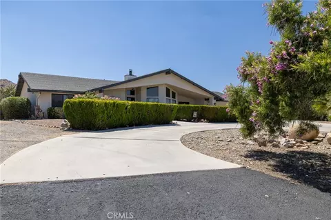 Exterior - 16058 Venango, Apple Valley, CA 92307 photo 5 of 16
