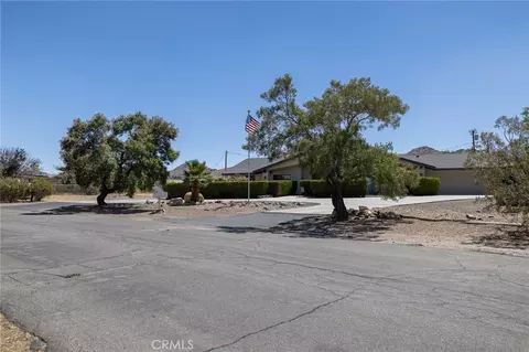 Exterior - 16058 Venango, Apple Valley, CA 92307 photo 14 of 16