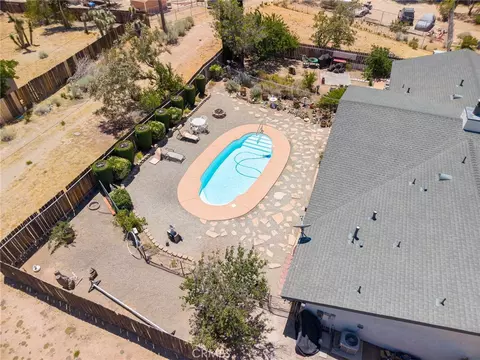 View/Area - 16058 Venango, Apple Valley, CA 92307 photo 2 of 4
