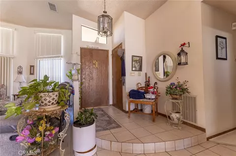 Entry Way - 16058 Venango, Apple Valley, CA 92307 photo 2 of 4