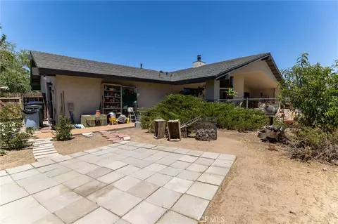Exterior - 16058 Venango, Apple Valley, CA 92307 photo 12 of 16