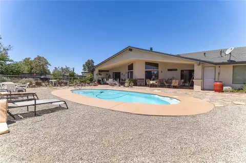 Exterior - 16058 Venango, Apple Valley, CA 92307 photo 10 of 16