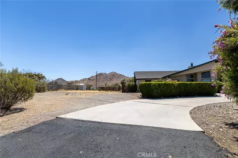 Exterior - 16058 Venango, Apple Valley, CA 92307 photo 8 of 16