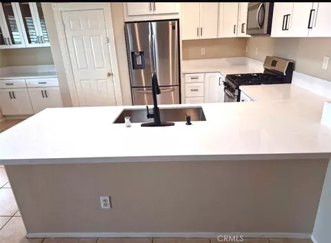 Kitchen - 17886 Robusta, Riverside, CA 92503 photo 8 of 10